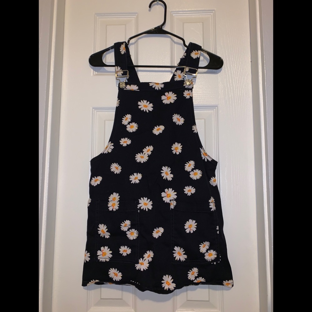 Small Daisy overall dress